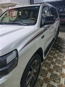 تۆیۆتا لاند کروزەر